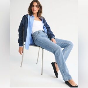 Abercrombie & Fitch Ultra High Rise 90s Straight Jean new NWT size 18s/34